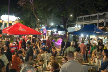 Fim de semana tem Feira de Arte e Gastronomia na Pra&ccedil;a Dr. Alcides Mosconi