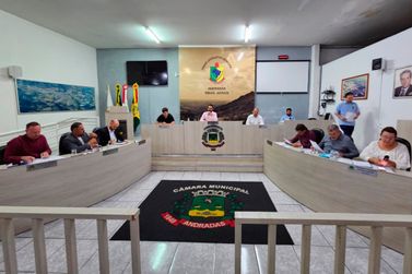 C&acirc;mara de Andradas realiza 16&ordf; Sess&atilde;o Ordin&aacute;ria com pautas sociais e homenagens