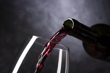 Uai Wine Andradas 2026 abre inscri&ccedil;&otilde;es para artistas e grupos culturais