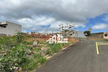 Terreno &agrave; venda - 200m&sup2; - Veredas da Serra