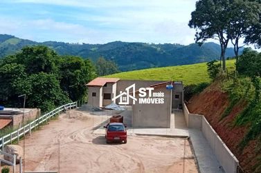 Ch&aacute;cara &agrave; venda - 950m&sup2; - Zona Rural