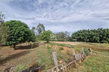 Ch&aacute;cara &agrave; venda - 150m&sup2; - Jardim da S&oacute;vis