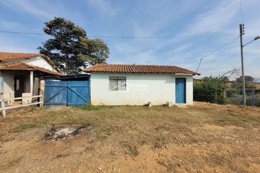 S&iacute;tio &agrave; venda - 200m&sup2; - Zona Rural