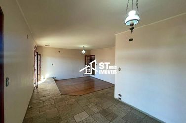 Casa para alugar - 173m&sup2; - Centro