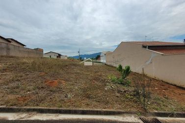 Terreno &agrave; venda - 200m&sup2; - Jardim Mirante
