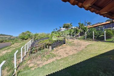 Ch&aacute;cara &agrave; venda - 100m&sup2; - Bairro Santa Luzia