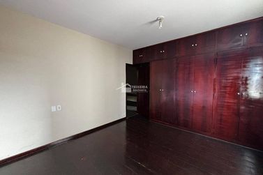 Casa &agrave; venda - 274m&sup2; - Centro