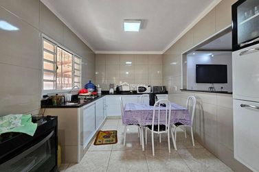 Ch&aacute;cara &agrave; venda - 443m&sup2; - Vargem do Rigoni