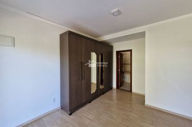 Casa &agrave; venda - 240m&sup2; - Jardim Alto da Serra