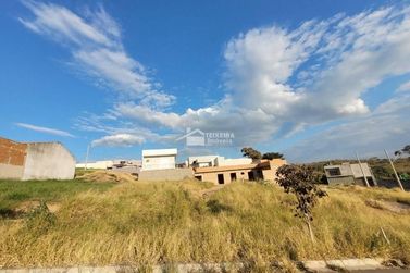 Terreno &agrave; venda - 250m&sup2; - Jardim Alto da Bela Vista