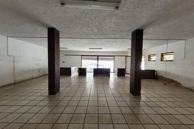 Casa &agrave; venda - 320m&sup2; - Vila Mosconi