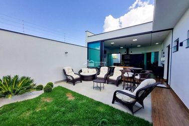 Casa &agrave; venda - 220m&sup2; - Jardim Alto da Bela Vista
