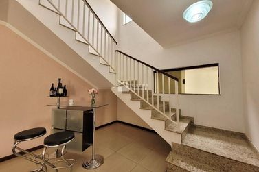 Casa &agrave; venda - 304m&sup2; - Mantiqueira Boulevard