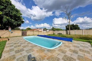 Ch&aacute;cara &agrave; venda - 650m&sup2; - Bairro Retirinho