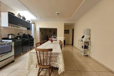 Casa &agrave; venda - 340m&sup2; - Centro