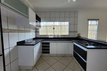 Casa &agrave; venda - 180m&sup2; - Jardim Mantiqueira II