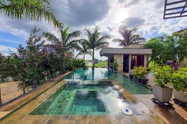 Casa &agrave; venda - 450m&sup2; - Condom&iacute;nio Recanto Verde
