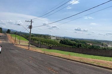Terreno &agrave; venda - 300m&sup2; - Jardim Village