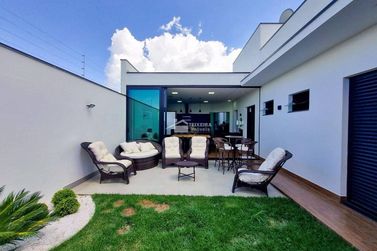Casa &agrave; venda - 220m&sup2; - Jardim Alto da Bela Vista