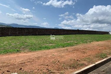 Terreno &agrave; venda - 300m&sup2; - Jardim Village