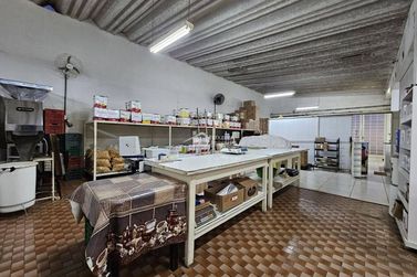 Sal&atilde;o Comercial &agrave; venda - 250m&sup2; - Centro
