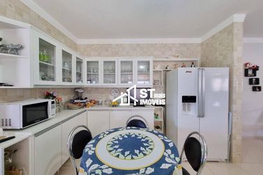 Casa &agrave; venda - 500m&sup2; - Centro