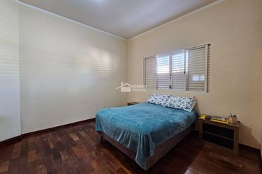 Casa &agrave; venda - 300m&sup2; - Jardim Bela Vista