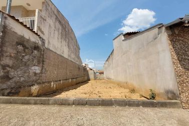 Terreno &agrave; venda - 150m&sup2; - Jardim Ip&ecirc;