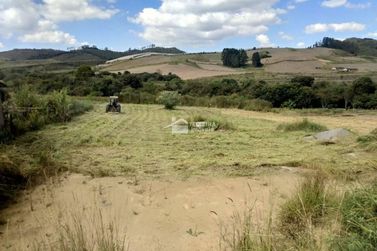 Terreno &agrave; venda - 2215m&sup2; - Zona Rural