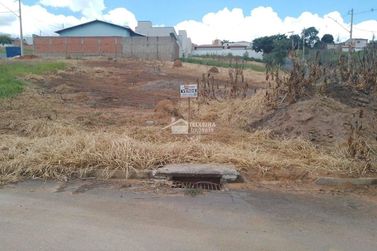 Terreno &agrave; venda - 200m&sup2; - Veredas da Serra