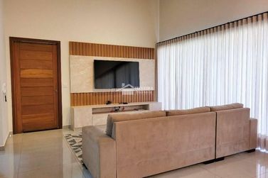 Ch&aacute;cara &agrave; venda - 302m&sup2; - Palestrina
