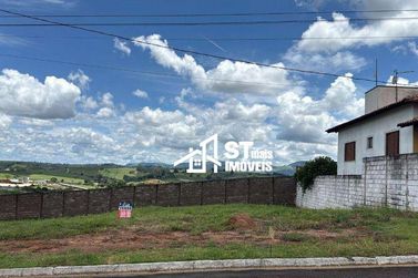Terreno &agrave; venda - 300m&sup2; - Condominio Village