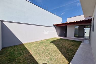 Casa &agrave; venda - 100m&sup2; - Jardim Village