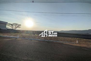Terreno &agrave; venda - 535m&sup2; - Condominio Village