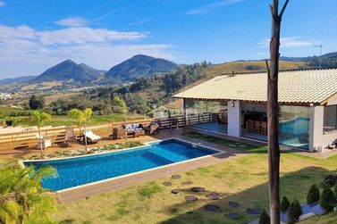 Ch&aacute;cara &agrave; venda - 302m&sup2; - Palestrina