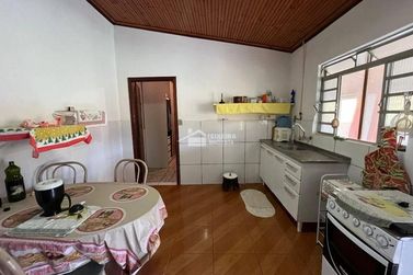 Casa &agrave; venda - 300m&sup2; - Clube Uva