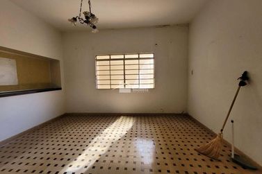 Casa &agrave; venda - 500m&sup2; - Centro