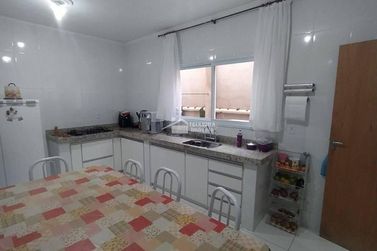 Casa &agrave; venda - 250m&sup2; - Centro