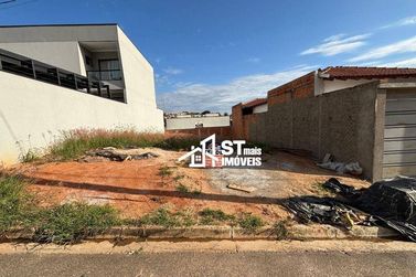 Terreno &agrave; venda - 200m&sup2; - Portal da Mantiqueira