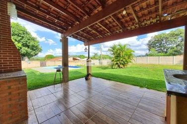 Ch&aacute;cara &agrave; venda - 650m&sup2; - Bairro Retirinho