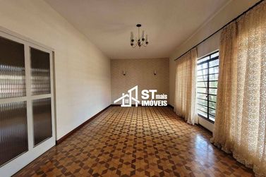 Casa &agrave; venda - 499m&sup2; - Centro