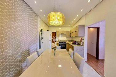 Casa &agrave; venda - 200m&sup2; - Jardim Alfa