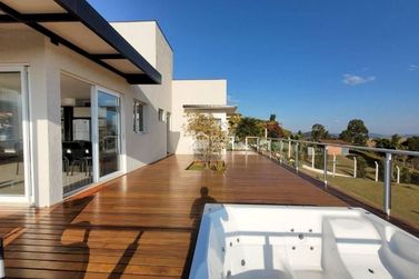 Casa &agrave; venda - 300m&sup2; - Condom&iacute;nio Mantiqueira