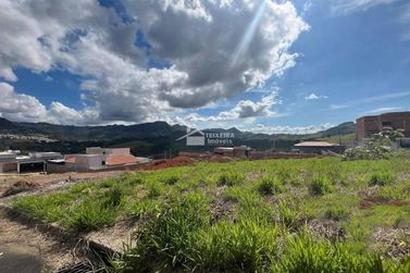 Terreno &agrave; venda - 300m&sup2; - Veredas da Serra