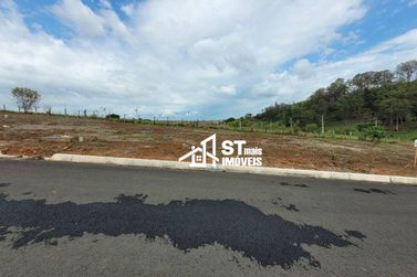 Terreno &agrave; venda - 200m&sup2; - Jardim Lima