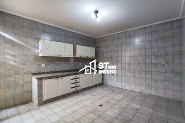 Sobrado &agrave; venda - 235m&sup2; - Centro
