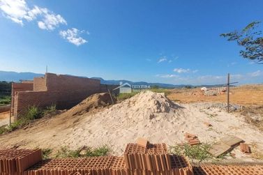 Terreno &agrave; venda - 204m&sup2; - Veredas da Serra