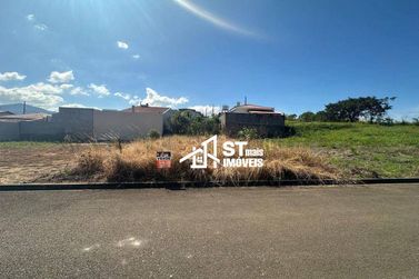Terreno &agrave; venda - 200m&sup2; - Jardim Mirante
