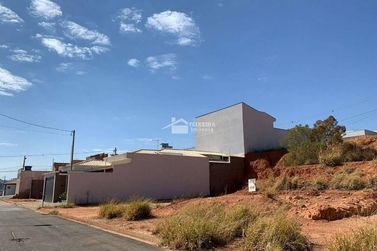 Terreno &agrave; venda - 200m&sup2; - Jardim Mirante