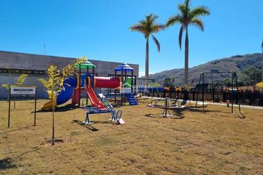 Terreno &agrave; venda - 1000m&sup2; - Quinta das Flores